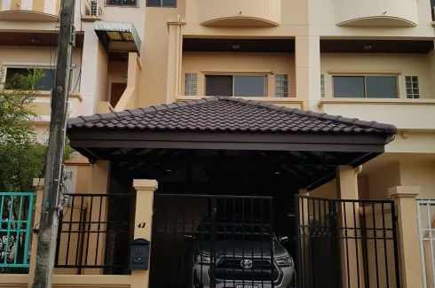 4 Bedroom Townhouse for sale in Bang Sue, Bangkok near MRT Bang Son