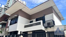 3 Bedroom House for rent in Phra Khanong, Bangkok near BTS Ekkamai