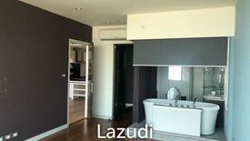 2 Bedroom Condo for sale in Bang Lamphu Lang, Bangkok