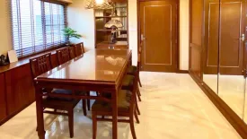 3 Bedroom Condo for sale in Baan Suanpetch, Khlong Tan Nuea, Bangkok near BTS Phrom Phong