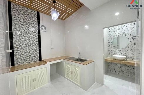 3 Bedroom Townhouse for sale in Chomfah warangkul Klong 2, Prachathipat, Pathum Thani