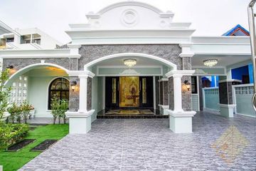 3 Bedroom House for sale in Na Kluea, Chonburi