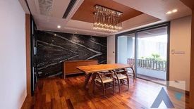 3 Bedroom Condo for sale in Bang Phong Pang, Bangkok