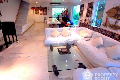 3 Bedroom Townhouse for sale in Bang Kapi, Bangkok