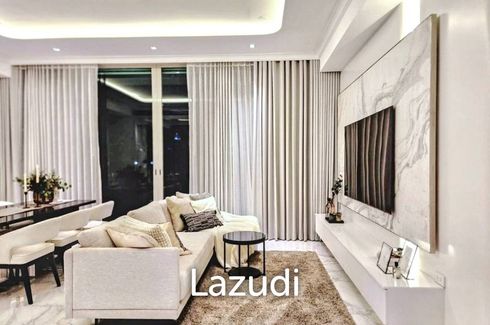 3 Bedroom Condo for sale in Royce Private Residences, Khlong Toei Nuea, Bangkok near BTS Asoke