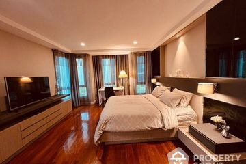 1 Bedroom Townhouse for rent in Khlong Tan Nuea, Bangkok