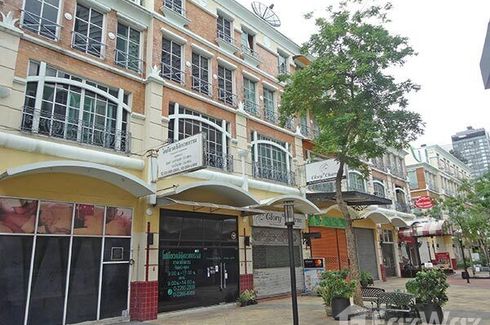 1 Bedroom Commercial for sale in Silom, Bangkok near BTS Surasak