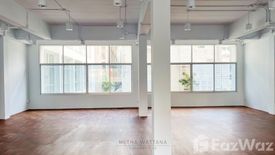 Commercial for rent in Metha Wattana Building, Khlong Toei Nuea, Bangkok near MRT Sukhumvit