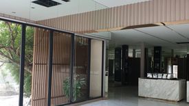 3 Bedroom Commercial for rent in Khlong Toei Nuea, Bangkok near MRT Sukhumvit