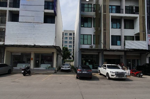 Commercial for sale in Fifth Avenue Ladkrabang, Lam Pla Thio, Bangkok