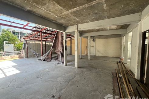 Commercial for rent in Khlong Toei, Bangkok