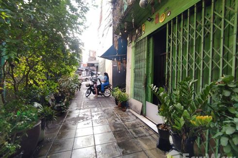 2 Bedroom Commercial for rent in Rong Mueang, Bangkok near MRT Hua Lamphong