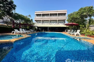 25 Bedroom Hotel / Resort for sale in Na Kluea, Chonburi