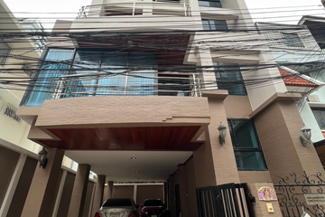 4 Bedroom Commercial for rent in Silom, Bangkok near MRT Lumpini