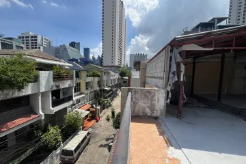 Commercial for rent in Khlong Toei Nuea, Bangkok near MRT Sukhumvit