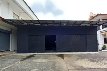 House for rent in Bang Phong Pang, Bangkok