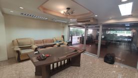 Commercial for rent in Royal Ivory nana, Khlong Toei, Bangkok near BTS Nana