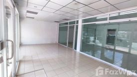 2 Bedroom Commercial for rent in Talat Khwan, Nonthaburi near MRT Ministry of Public Health