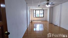 2 Bedroom Commercial for rent in Talat Khwan, Nonthaburi near MRT Ministry of Public Health