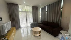 3 Bedroom House for rent in Hua Mak, Bangkok near MRT Yaek Lam Sali