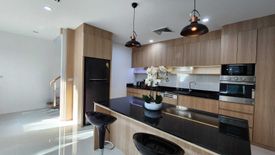 3 Bedroom Townhouse for sale in Chalong, Phuket