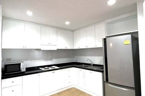 3 Bedroom Condo for rent in Acadamia Grand Tower, Khlong Tan Nuea, Bangkok near BTS Phrom Phong