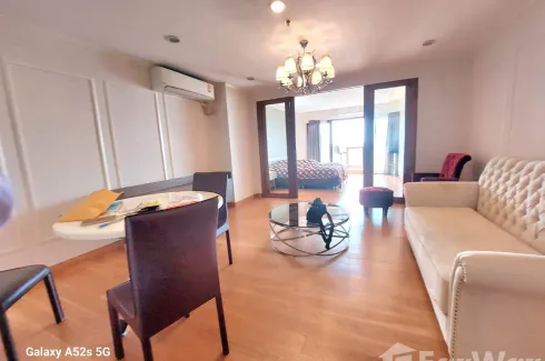 1 Bedroom Condo for sale in Nusa State Tower Condominium, Silom, Bangkok near BTS Surasak