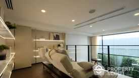 2 Bedroom Condo for sale in Maha Phruettharam, Bangkok near MRT Hua Lamphong