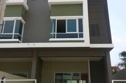 3 Bedroom Townhouse for sale in Nalin Avenue 2, Saphan Sung, Bangkok near MRT Nom Klao