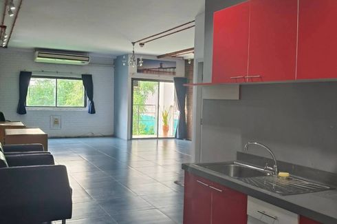 1 Bedroom Apartment for rent in Oriental Towers, Khlong Tan Nuea, Bangkok near BTS Thong Lo