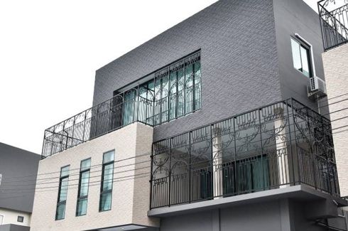 3 Bedroom House for rent in Khlong Tamru, Chonburi