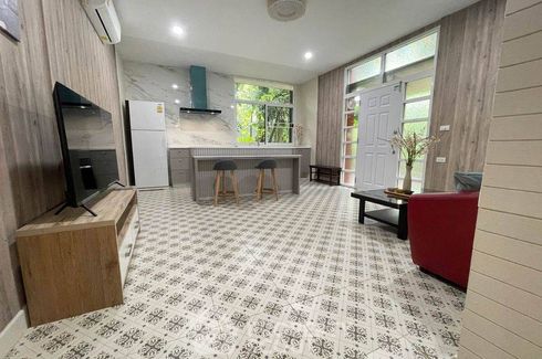 2 Bedroom Apartment for rent in P.R.Home III Apartment, Khlong Tan Nuea, Bangkok