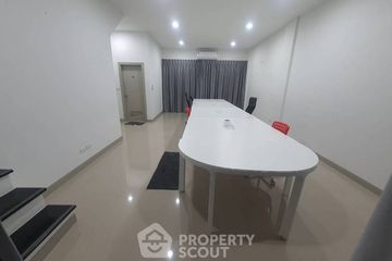 3 Bedroom Townhouse for rent in Baan Klang Muang Classe Ekkamai-Ramintra, Lat Phrao, Bangkok