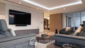 3 Bedroom Condo for rent in Khlong Tan Nuea, Bangkok