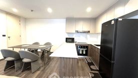 2 Bedroom Condo for rent in Sabai Sathorn Serviced Apartment, Si Phraya, Bangkok near MRT Sam Yan