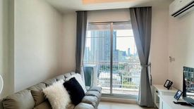 1 Bedroom Condo for rent in Thru Thonglor, Bang Kapi, Bangkok near MRT Phetchaburi