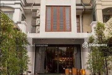 4 Bedroom Townhouse for rent in Phra Khanong Nuea, Bangkok