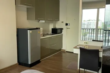 Condo for rent in MANHATTAN PARK RESIDENCES, Bang Na, Bangkok near BTS Bearing