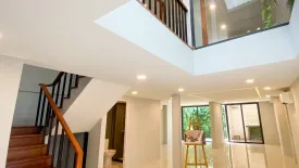 4 Bedroom Townhouse for sale in Phra Khanong Nuea, Bangkok near BTS Phra Khanong