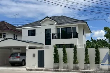 4 Bedroom House for rent in Phra Khanong Nuea, Bangkok