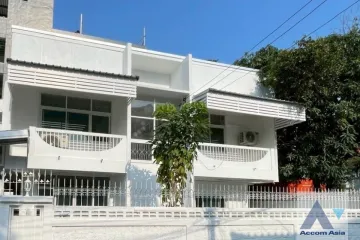 4 Bedroom House for rent in Phra Khanong Nuea, Bangkok