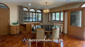 5 Bedroom House for rent in Khlong Tan Nuea, Bangkok