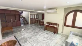 3 Bedroom House for rent in Khlong Tan Nuea, Bangkok