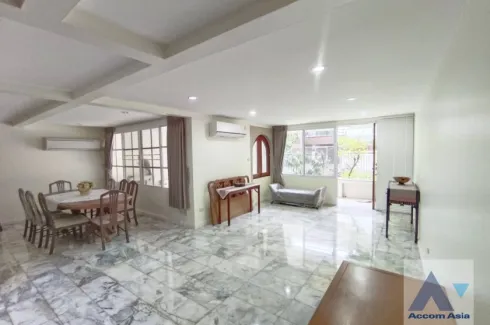 3 Bedroom House for rent in Khlong Tan Nuea, Bangkok