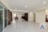 3 Bedroom House for rent in Khlong Toei Nuea, Bangkok near MRT Sukhumvit