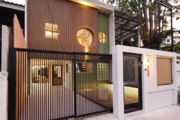 3 Bedroom House for rent in Phra Khanong Nuea, Bangkok