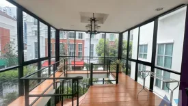 2 Bedroom House for rent in Khlong Tan Nuea, Bangkok