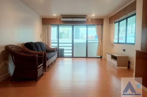 3 Bedroom Condo for rent in Ruamjai Heights, Khlong Toei Nuea, Bangkok near MRT Sukhumvit