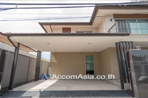 3 Bedroom House for rent in Khlong Tan Nuea, Bangkok