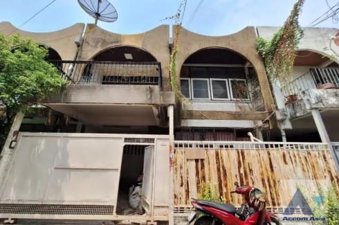 3 Bedroom House for sale in Khlong Tan Nuea, Bangkok